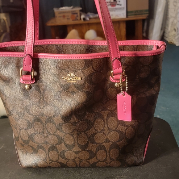 Authentic coach purse - Picture 4 of 8
